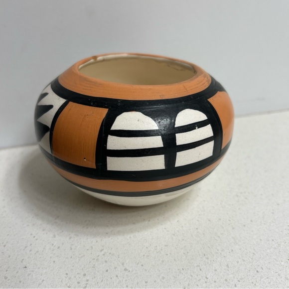 Betty Selby 507 Small Vase Pueblo Pottery USA - Picture 2 of 6